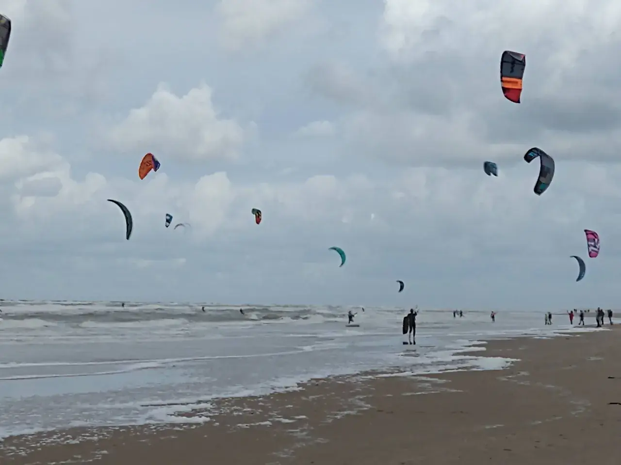 Kitesurfers on the beach at Bergen aan Zee